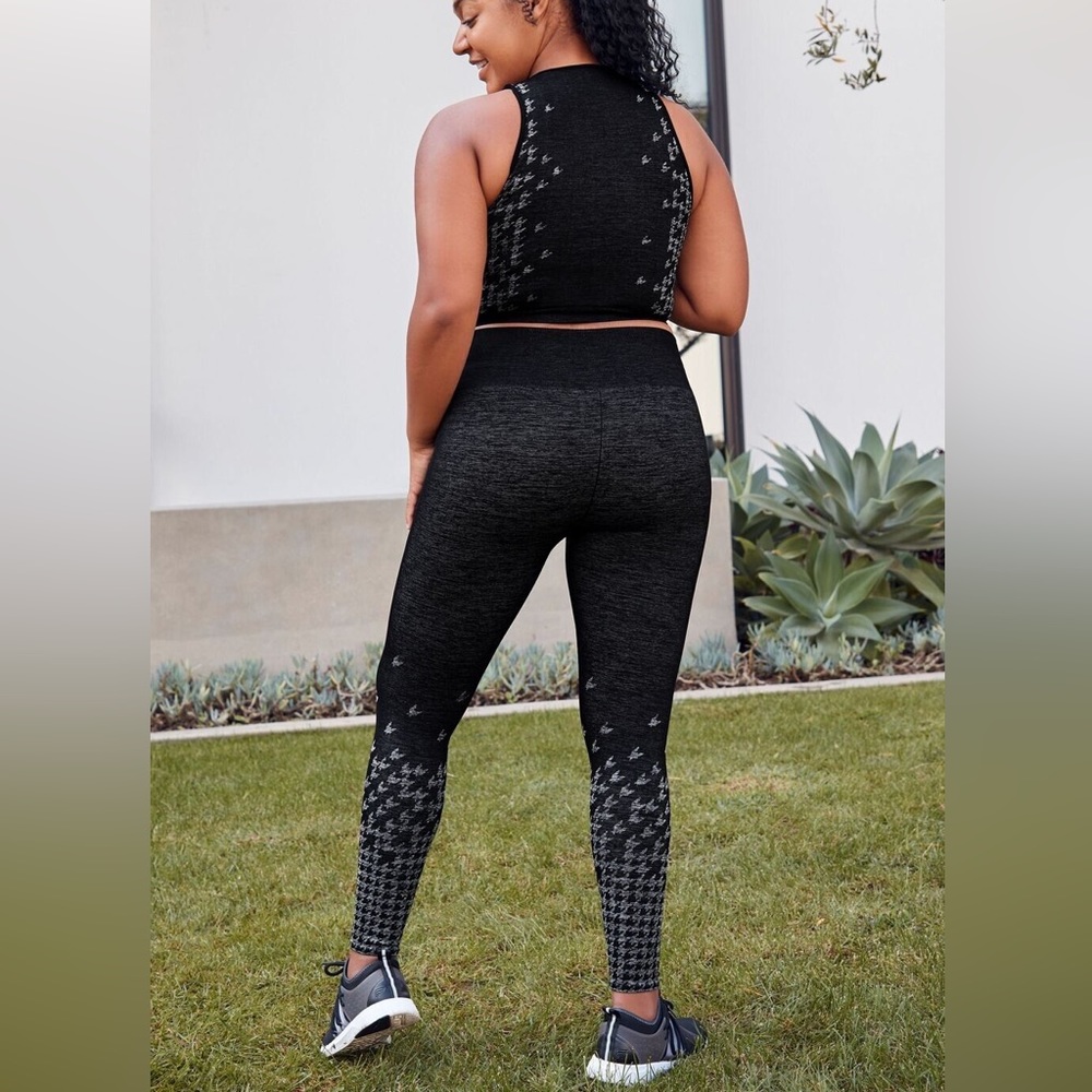 2-Piece Fabletics Leggings and Crop Top, Size M